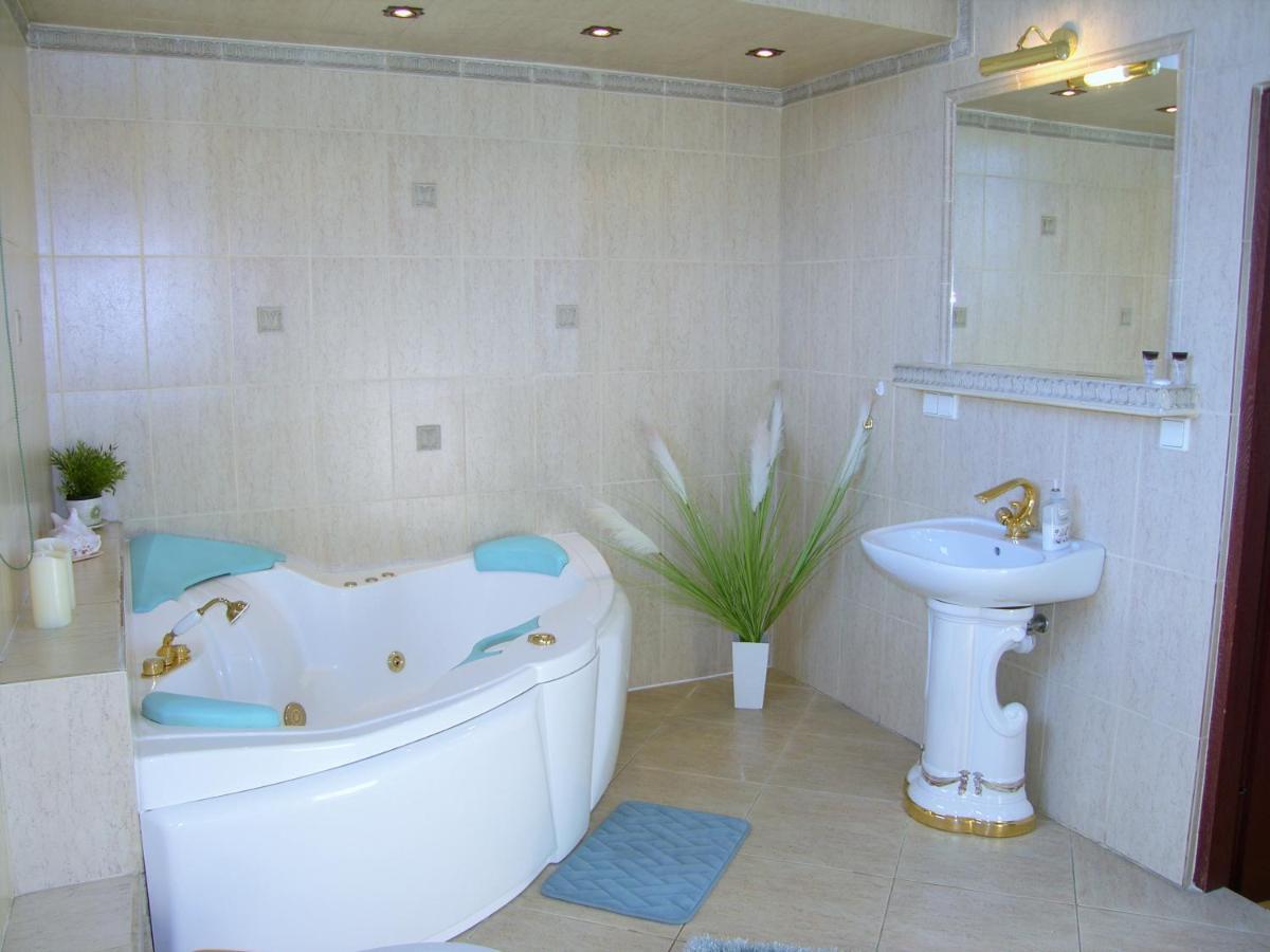 Kaliny Apartamenty Wanny Z Hydromasazem 霍茹夫 外观 照片