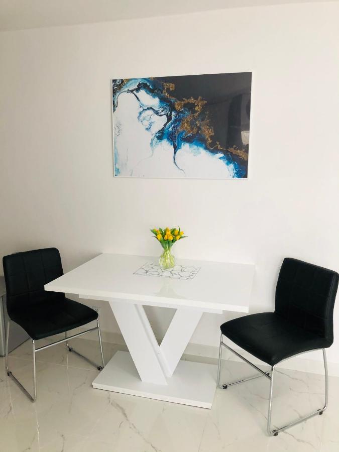 Kaliny Apartamenty Wanny Z Hydromasazem 霍茹夫 外观 照片